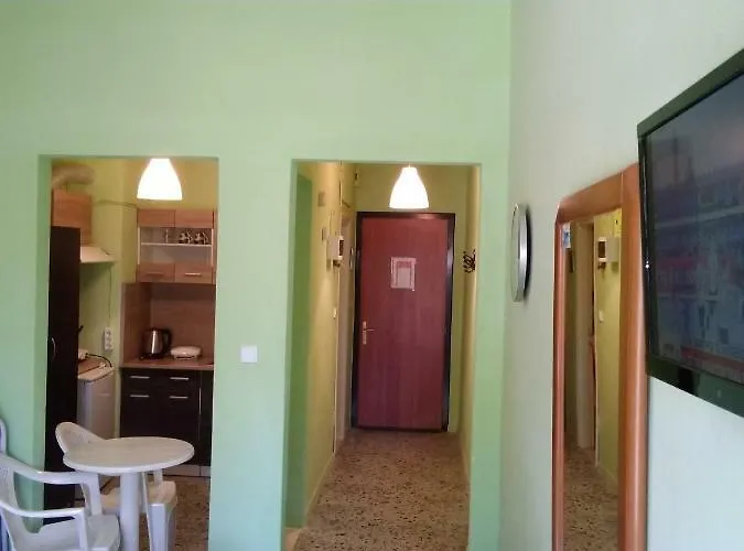 To Let Giannis * Makríjalosz